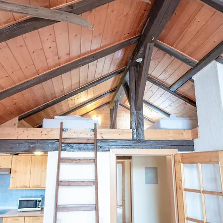 View By We Rent Appartement